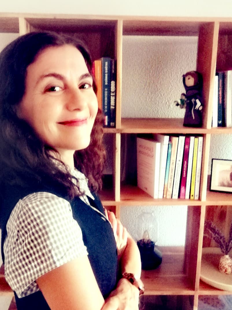 Joana Vicente no espaço onde faz as sessões de constelações familiares